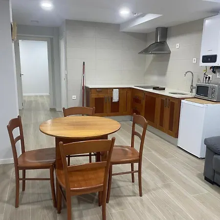 Erdiko Kalea 9 *